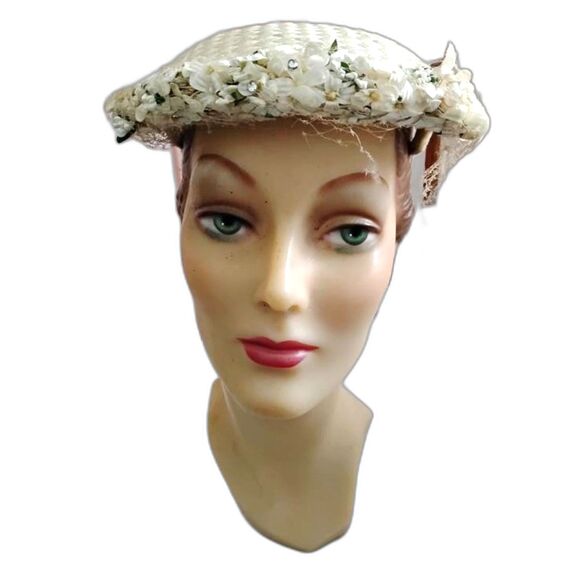 Vintage 1950s Cream Straw Hat With Floral Trim and Rhinestones - Picture 4 of 6